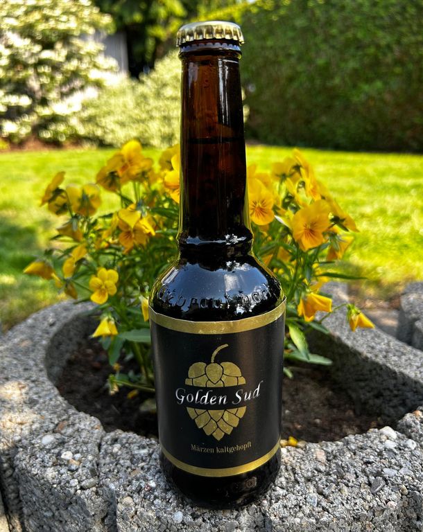 Kaltgehopftes Märzen "Golden Sud" von Josef Langwiesers's Edelbierschmiede auf Siegenburg